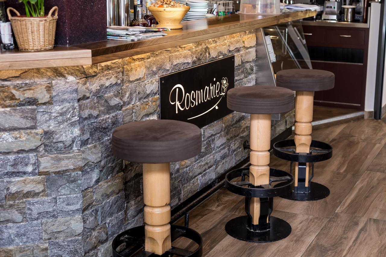 Hotel Restaurant Rosmarie フェルダーズ エクステリア 写真
